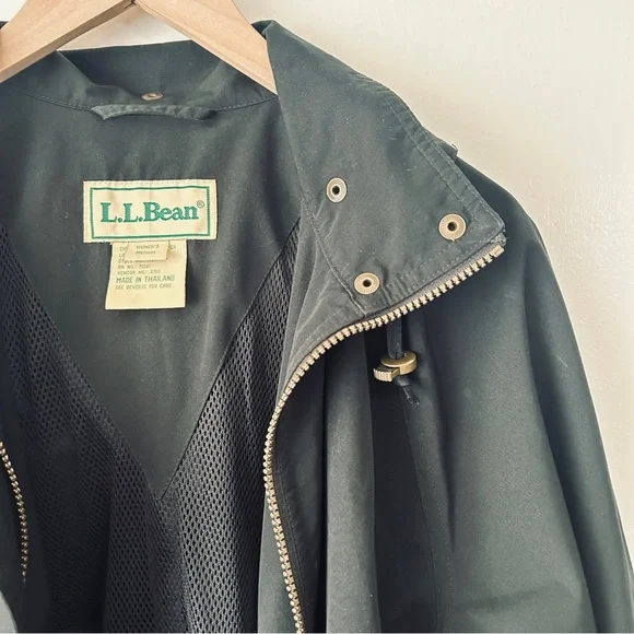 Vintage L.L. Bean Black Raincoat - Picture 3 of 9